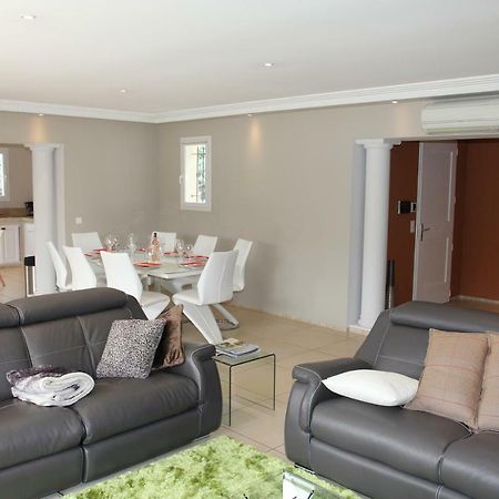 Villa Jasmin Regusse Bagian luar foto