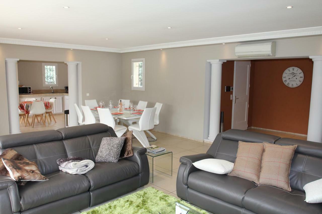 Villa Jasmin Regusse Bagian luar foto
